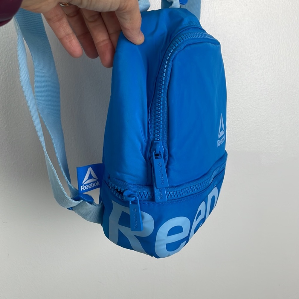 NWOT Small Reebok Backpack Color Blue - Picture 3 of 9